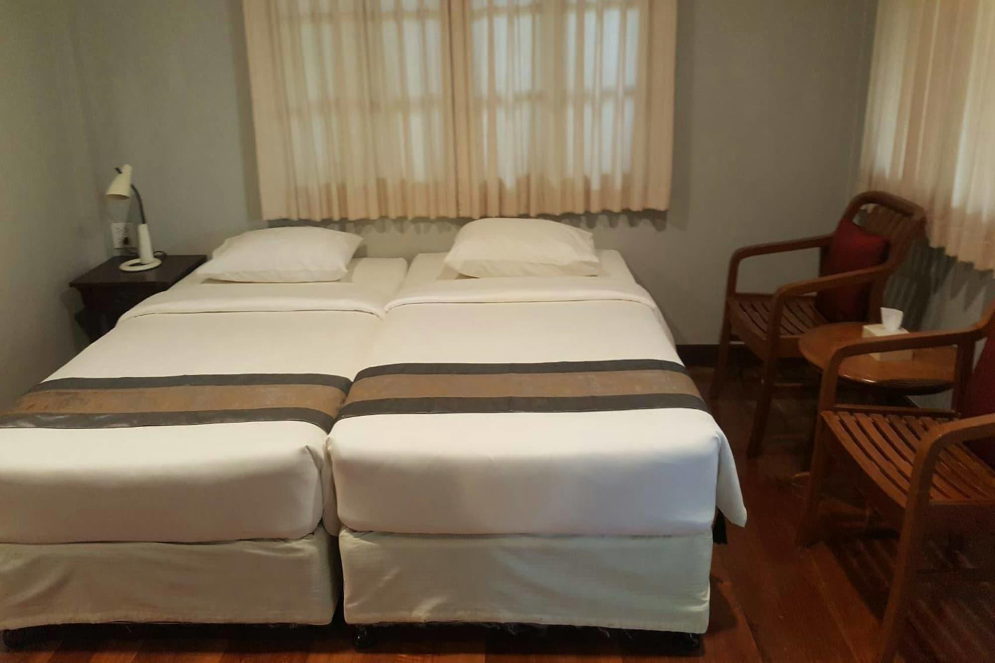 Baan Klang Aow Beach Resort Банкрут Екстер'єр фото