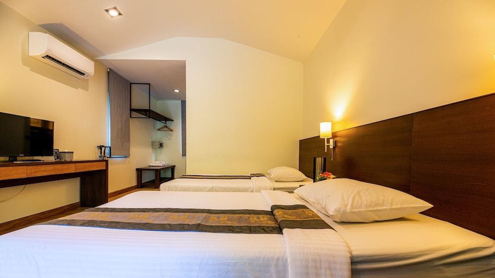 Baan Klang Aow Beach Resort Банкрут Екстер'єр фото