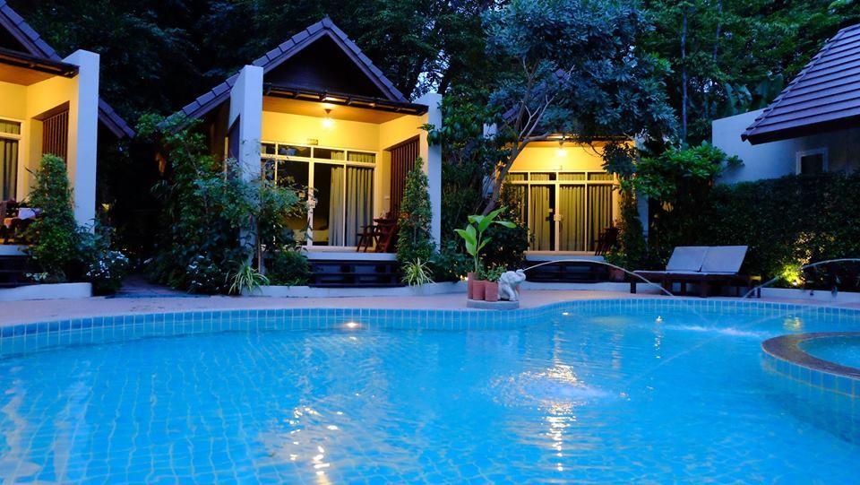 Baan Klang Aow Beach Resort Банкрут Екстер'єр фото